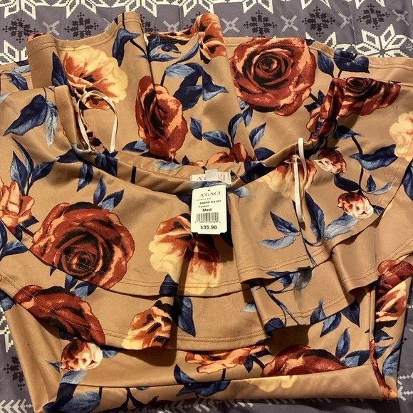 Dress - Picture 3 of 3